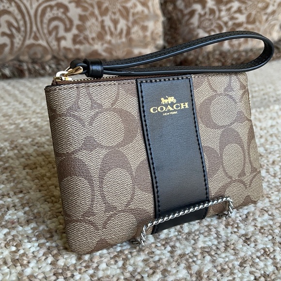Coach Corner Zip Wristlet In Signature Canvas - Picture 6 of 16